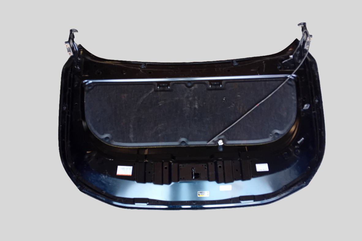 Toyota RAV4 motor kaputu