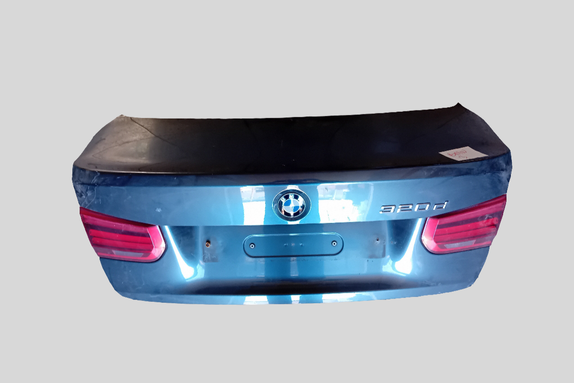 BMW 3 bagaj kapısı