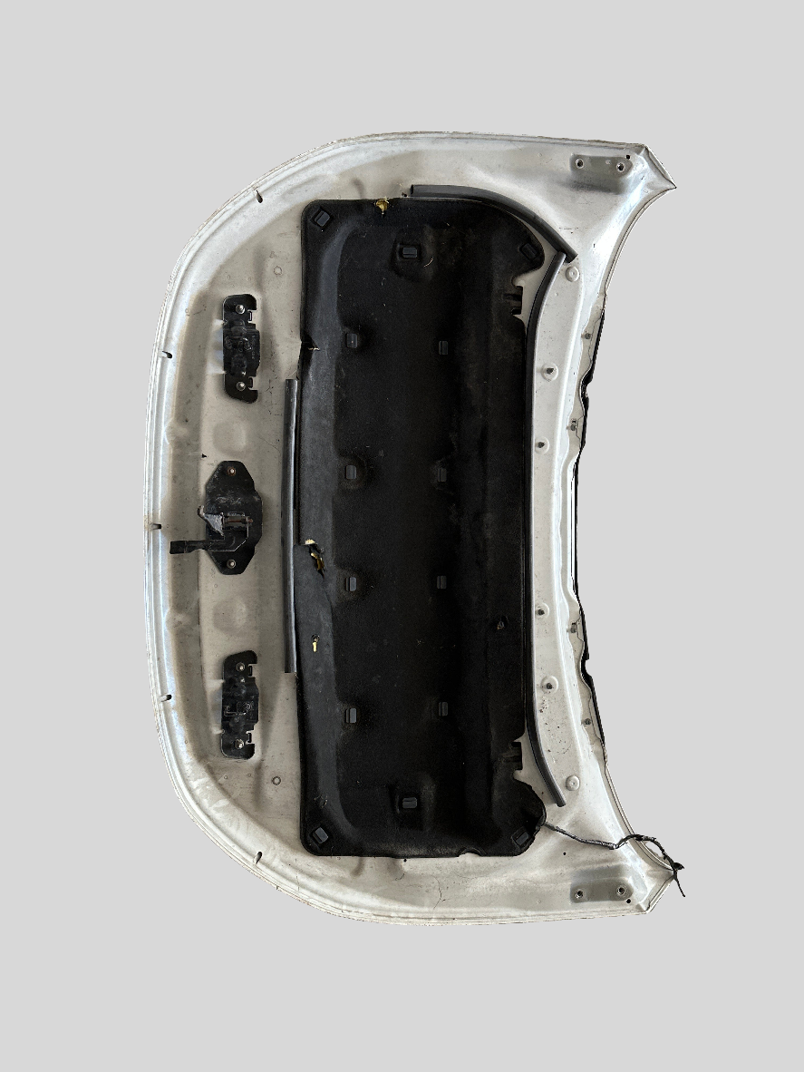 Range Rover Discovery bonnet