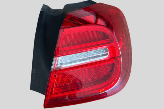 Mercedes Benz GLA sağ arka stop