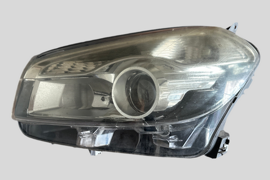 Nissan Qashqai sol ön far