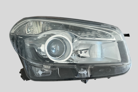 Nissan Qashqai sağ ön far