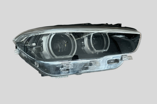 BMW 1 F20 sağ ön far