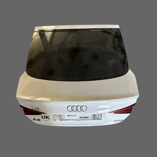 Audi A5 bagaj kapısı
