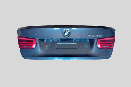 BMW 3 bagaj kapısı