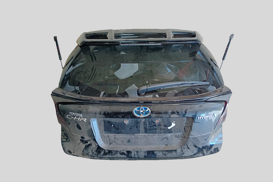 Toyota CHR bagaj kapısı