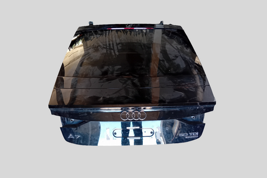 Audi A7 bagaj kapısı