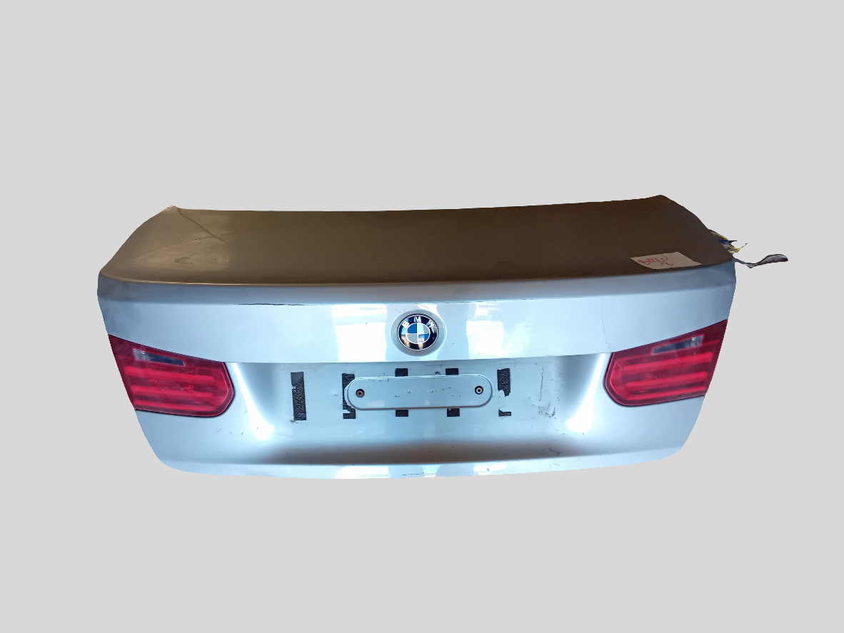 BMW 3 bagaj kapısı