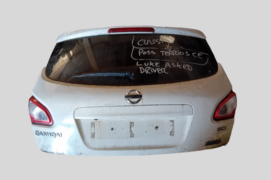 Nissan Qashqai bagaj kapısı