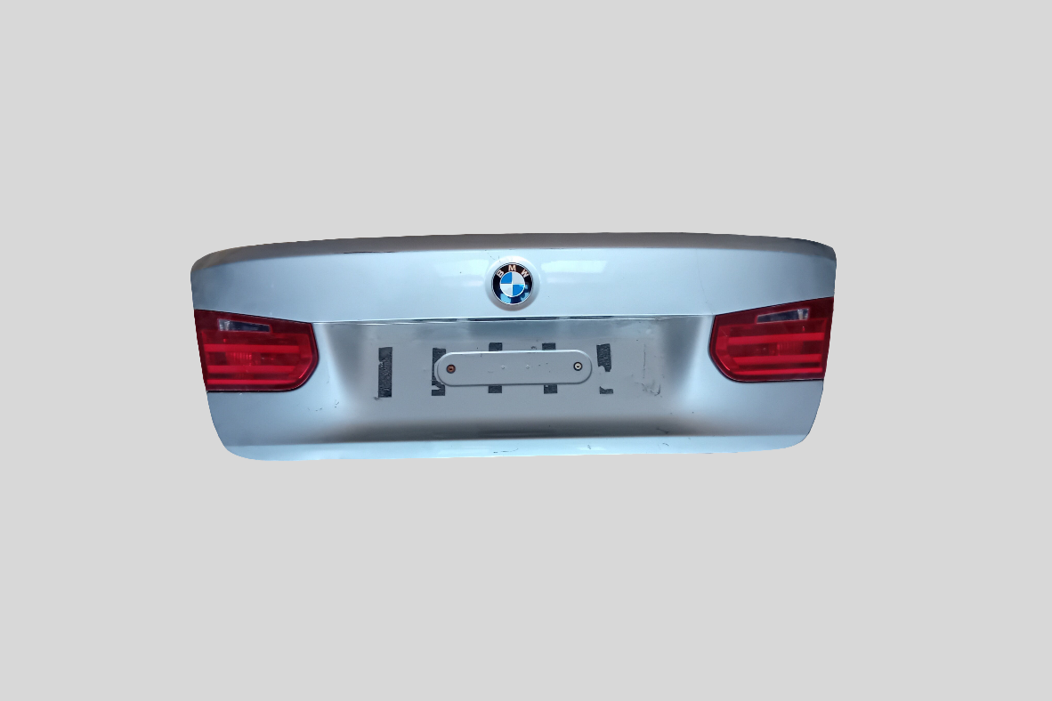 BMW 3 bagaj kapısı
