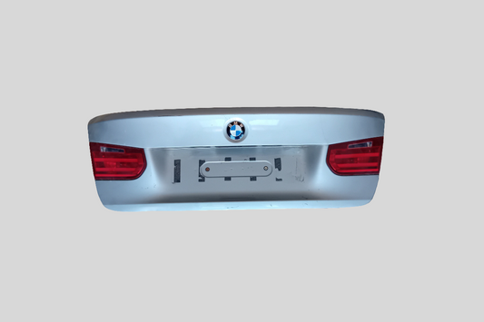 BMW 3 bagaj kapısı