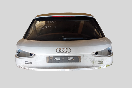 Audi Q3 bagaj kapısı