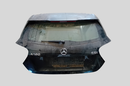 Mercedes Benz A180 bagaj kapısı