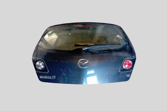 Mazda 3 bagaj kapısı