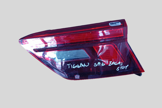 Volkswagen Tiguan sağ bagaj stop